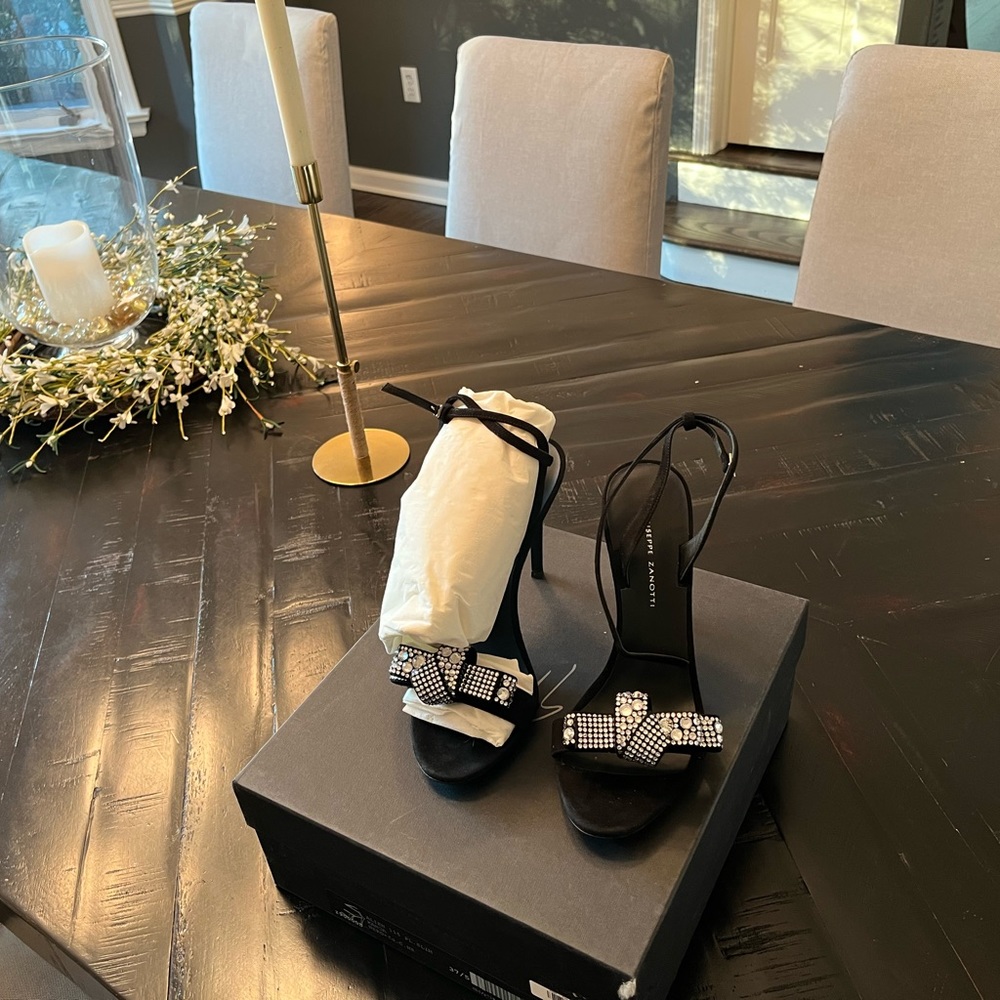Guiseppe Zanotti heels new in box